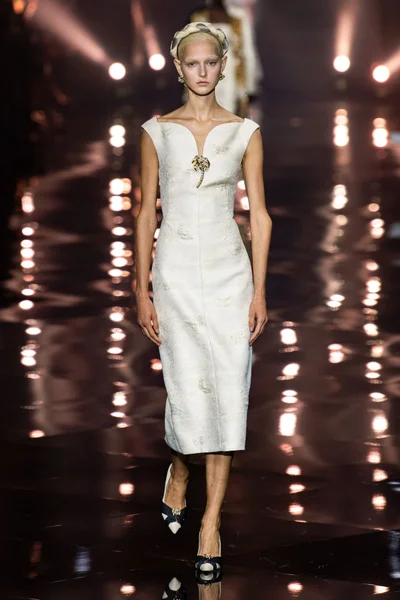 Look 1
